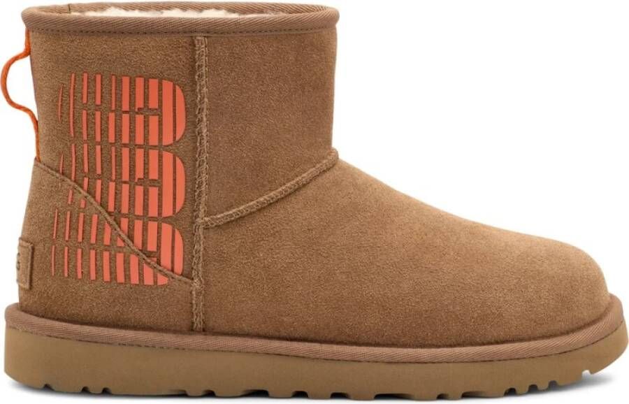 Ugg Classic Mini Side Logo Chestnut Enkellaarzen