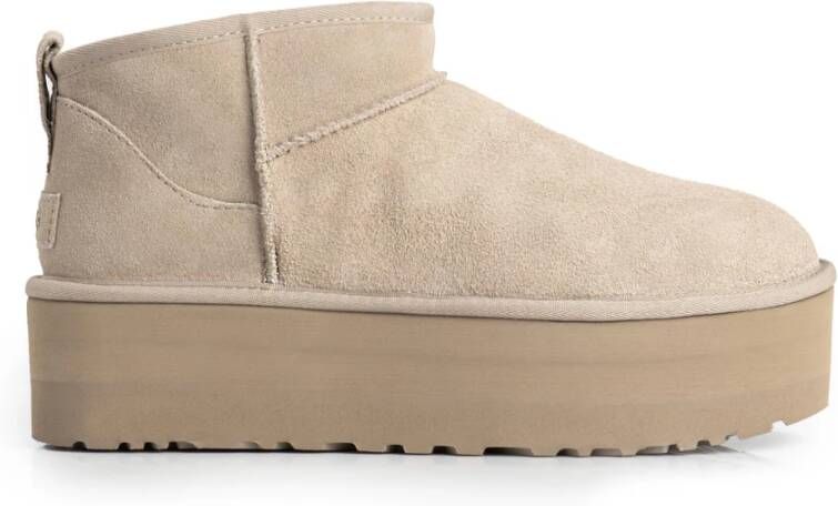 UGG Vachtlaarzen Dames W Classic Ultra Mini Platform Maat: 41 Materiaal: Suède Kleur: Beige