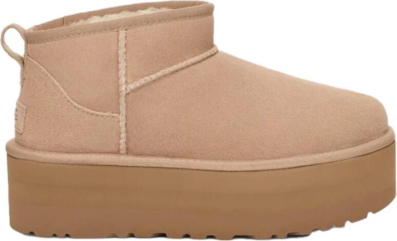 UGG Vachtlaarzen Dames W Classic Ultra Mini Platform Maat: 40 Materiaal: Suède Kleur: Beige