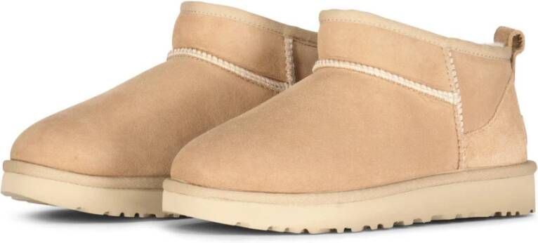 UGG Vachtlaarzen Dames W Classic Ultra Mini Maat: 41 Materiaal: Suède Kleur: Beige