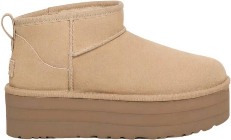 UGG Vachtlaarzen Dames W Classic Ultra Mini Platform Maat: 40 Materiaal: Suède Kleur: Beige