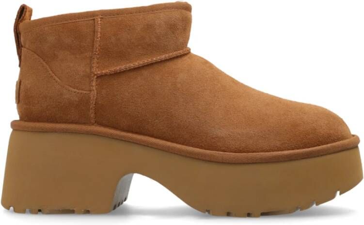 UGG Vachtlaarzen Dames Classic Ultra Mini New Heights Maat: 36 Materiaal: Suède Kleur: Cognac