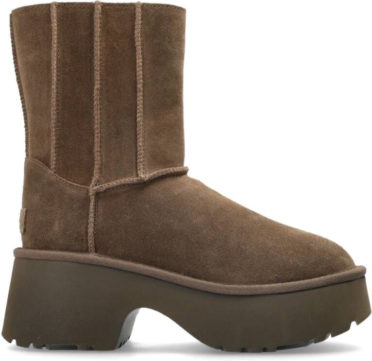 UGG Vachtlaarzen Dames Classic Twin Seam New Heights Maat: 39 Materiaal: Suède Kleur: Taupe