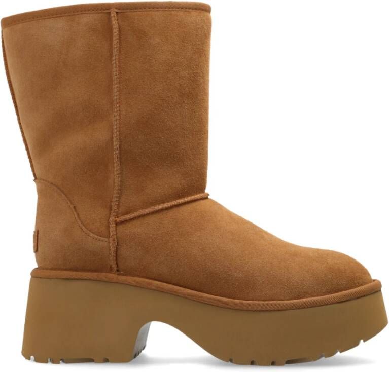 UGG Boots Dames Classic Short New Heights Maat: 40 Materiaal: Suède Kleur: Cognac