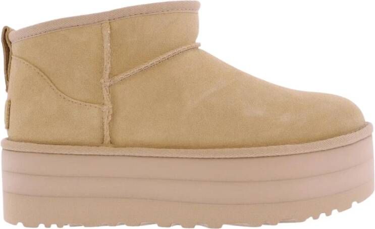 UGG Vachtlaarzen Dames W Classic Ultra Mini Platform Maat: 42 Materiaal: Suède Kleur: Beige