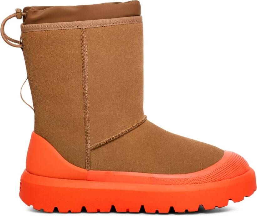 Ugg Classic Short Weather Hybrid-laars in Brown