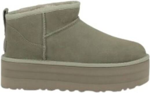 UGG Vachtlaarzen Dames W Classic Ultra Mini Platform Maat: 42 Materiaal: Suède Kleur: Groen