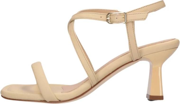 Unisa Beige Sandal Mancil Kitten Heel Beige Dames