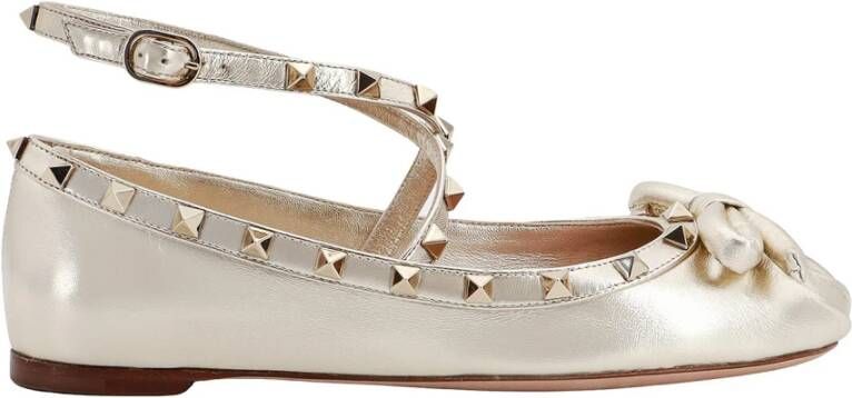 Valentino Garavani Gouden Ballerina Schoenen met Verstelbare Band Yellow Dames