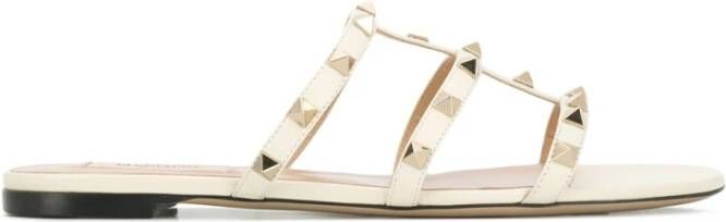 Valentino Garavani Ivoor Rockstud Kooi Sandalen Beige Dames