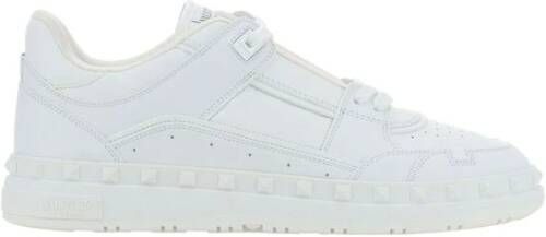 Valentino Garavani Leren sneakers met kegel- en studversieringen White Heren