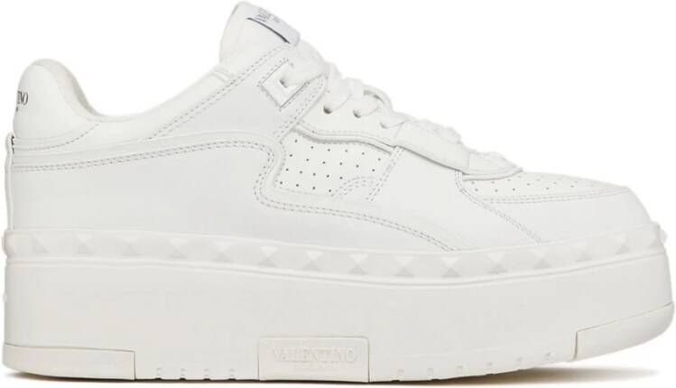 Valentino Garavani Stijlvolle Sneaker voor Modieuze Voeten White Dames