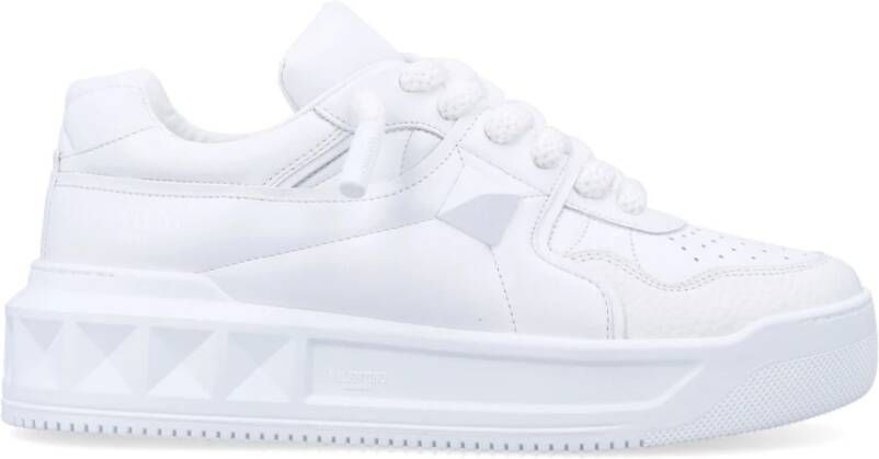 Valentino Garavani Stijlvolle Sneaker met Stud Detailing White Heren