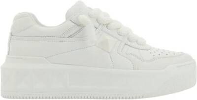 Valentino Garavani Stud Veterschoenen met Gestructureerde Zool White Dames