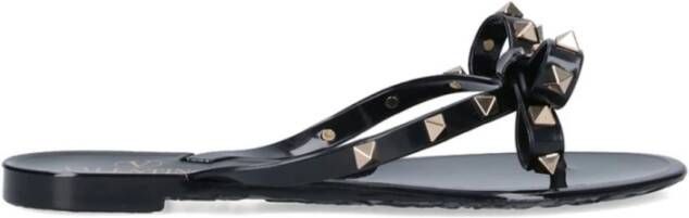 Valentino Garavani Studded Leather Thong Sandals Black Dames