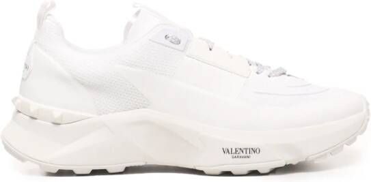 Valentino Garavani Witte Mesh Sneakers met Stud Detail White Heren