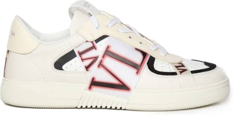 Valentino Garavani Witte Sneakers met Geperforeerde Neus White Heren