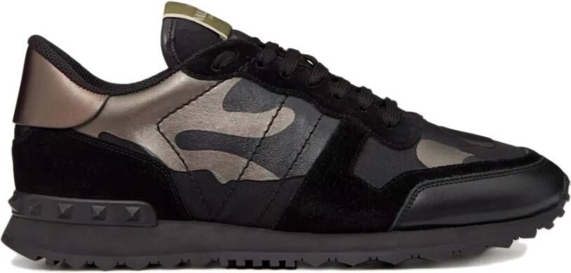 Valentino Garavani Zwarte Camouflage Sneakers met Rubber Studs Black Heren