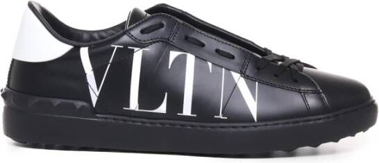 Valentino Garavani Zwarte Sneakers met Contrasterend Logo Black Heren