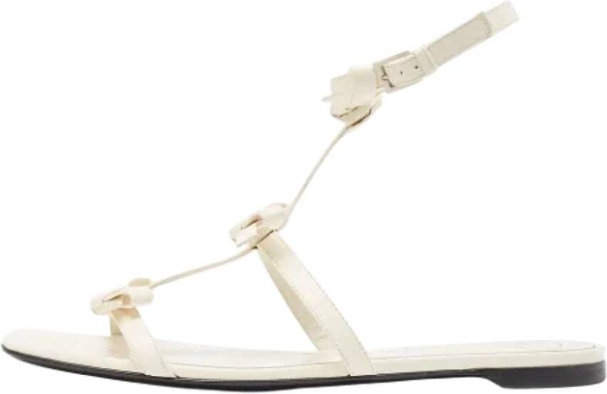 Valentino Vintage Pre-owned Leather flats Beige Dames