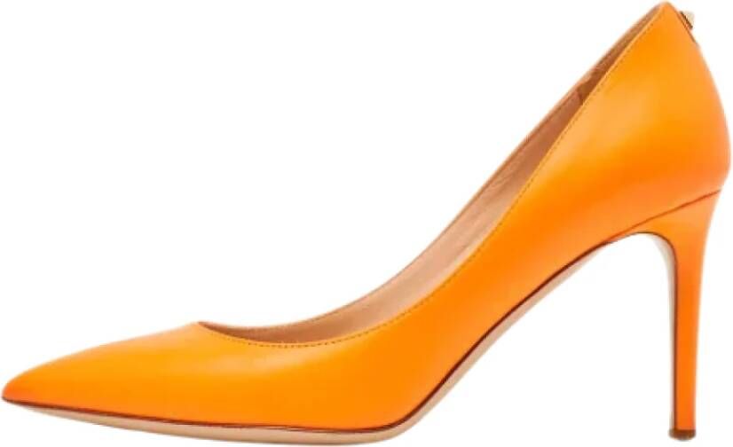 Valentino Vintage Pre-owned Leather heels Orange Dames