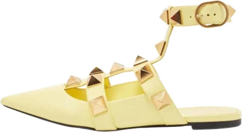 Valentino Vintage Pre-owned Leather sandals Yellow Dames