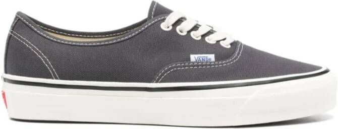 Vans Grijze Canvas Sneakers met Contraststiksels Gray Heren