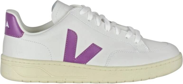 Veja Leren Sneakers met Ronde Neus White Dames