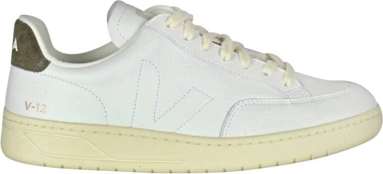 Veja Leren Sneakers met Ronde Neus White Dames