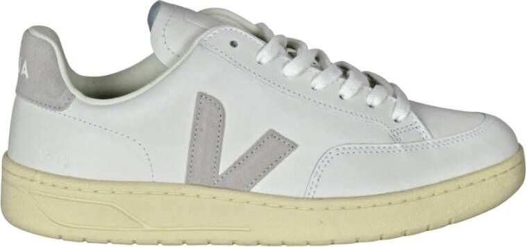 Veja Leren Sneakers met Suède Details White Dames