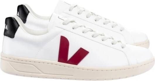 Veja Witte Sneakers met Rode V en Marineblauwe Hiel White