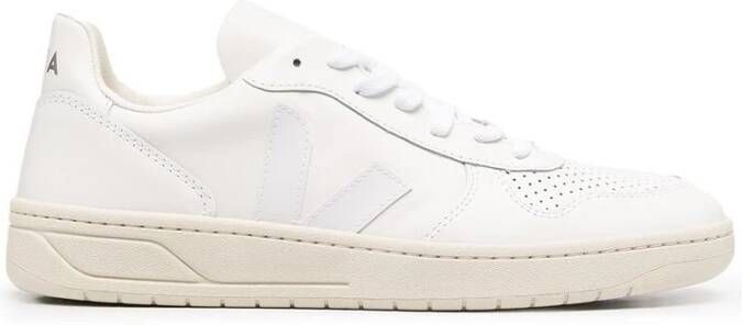 Veja Witte Leren Sneakers met Geperforeerde Details White Heren