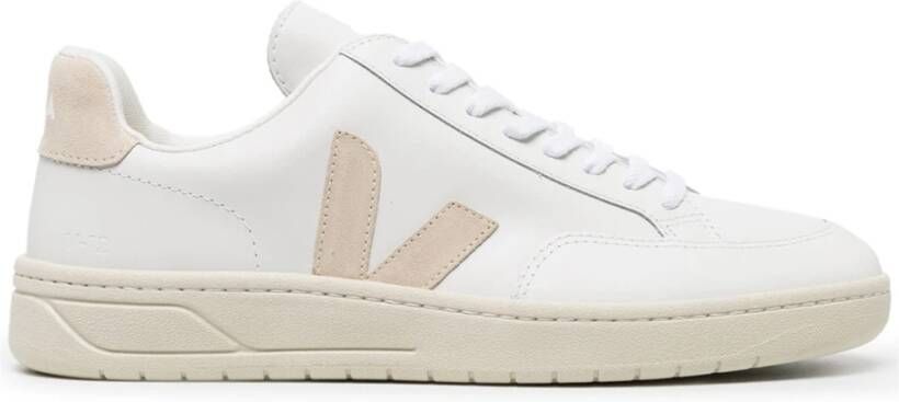 Veja Witte Leren Sneakers Ronde Neus Vetersluiting White Dames