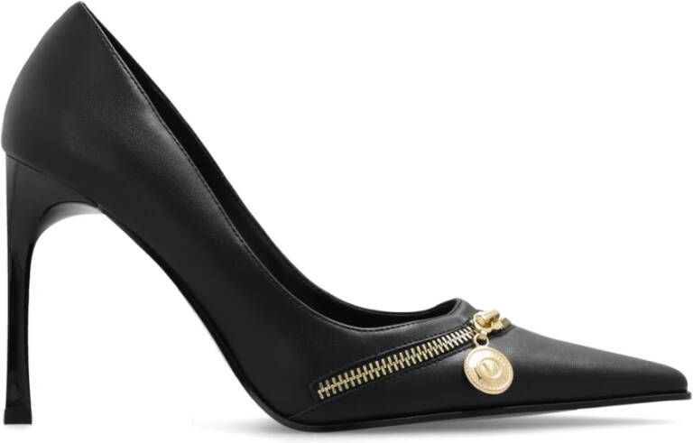 Versace Jeans Couture Zwarte puntige neus Décolleté met logo plaatje Black Dames