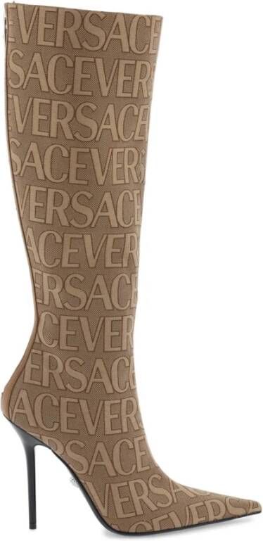 Versace Kniehoge laarzen uit de 'La Vacanza' collectie. Bruin Dames