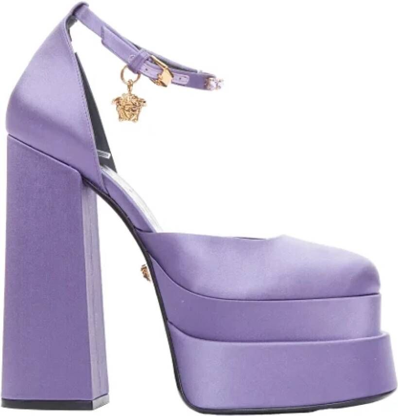 Versace Pre-owned Fabric heels Purple Dames