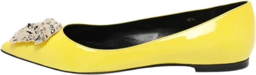 Versace Pre-owned Leather flats Yellow Dames