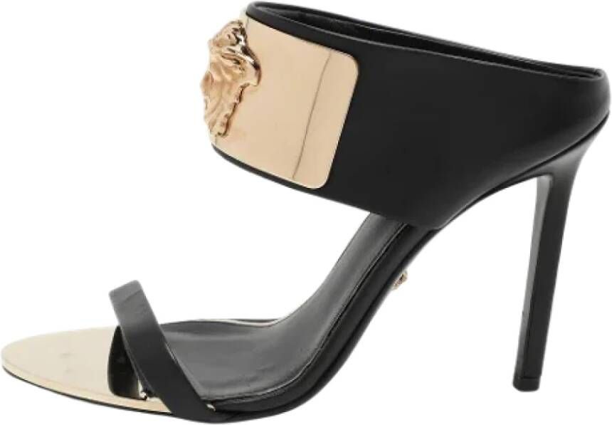 Versace Pre-owned Leather sandals Black Dames