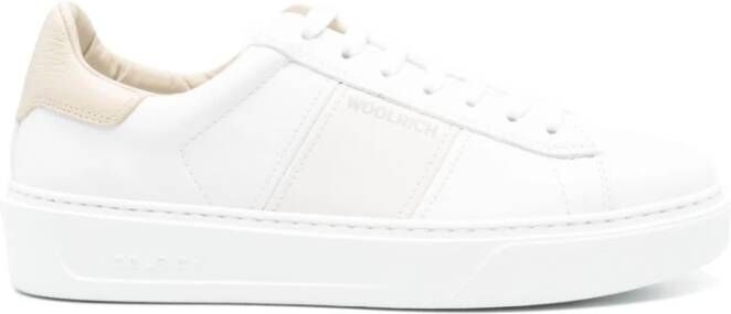 Woolrich Witte Sneakers Vetersluiting Platte Rubberen Zool White Dames