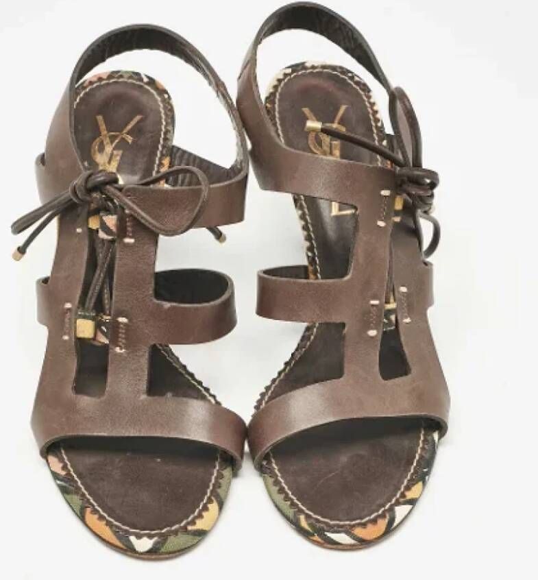 Yves Saint Laurent Vintage Pre-owned Leather sandals Brown Dames