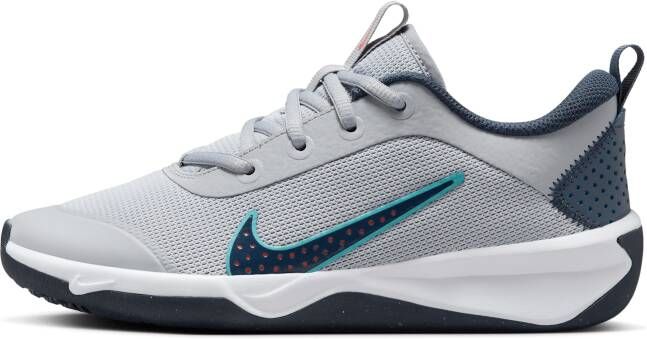 Nike Omni Multi-Court Zaalschoenen voor kids Grijs