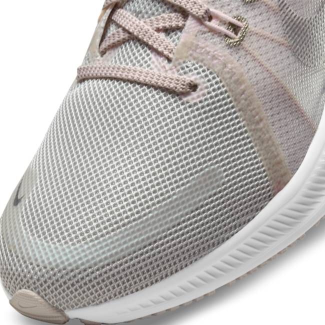 Nike Quest 4 Premium Hardloopschoen voor dames(straat) Grijs