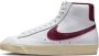 Nike Wmns Blazer Low '77 Se Basketball Schoenen white team red muslin mtlc gold star maat: 39 beschikbare maaten:39 36.5 - Thumbnail 1