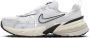 Nike Wmns V2k Run Shoes Trendy Sneakers Dames white white metallic silver maat: 36.5 beschikbare maaten:36.5 37.5 38.5 39 40.5 41 - Thumbnail 2