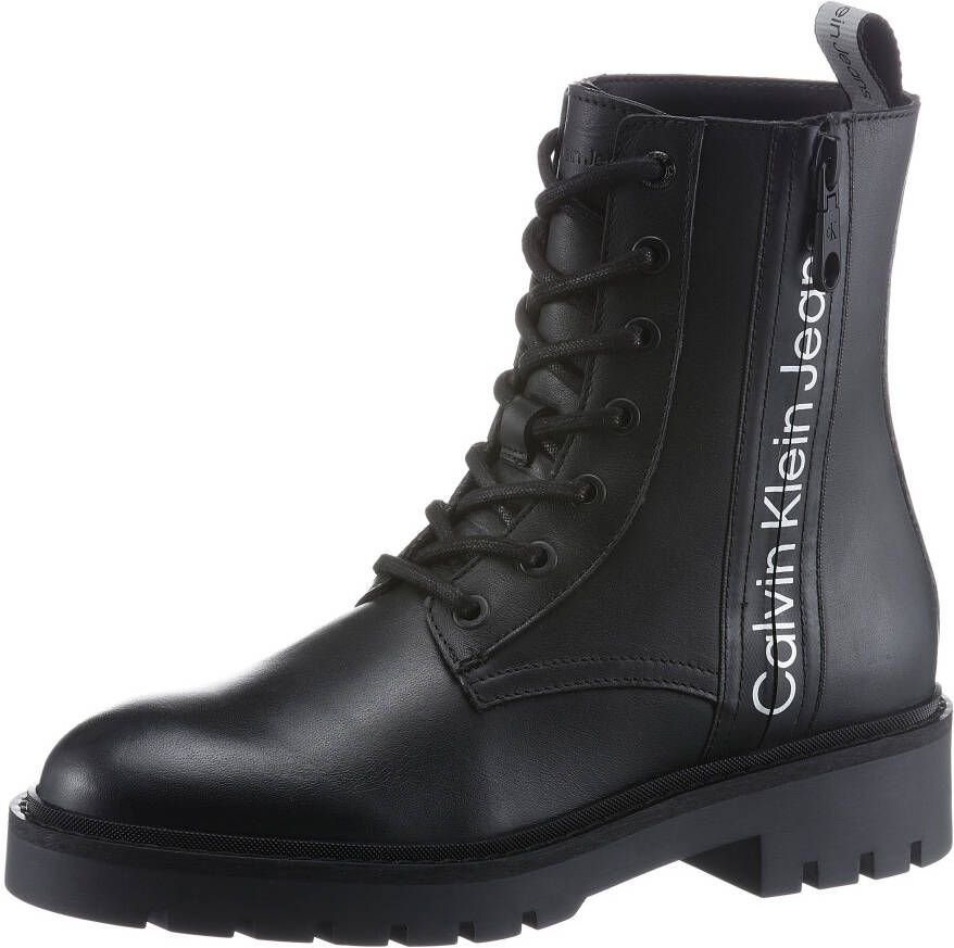 Calvin Klein Veterlaarsjes COMBAT MID LACEUP BOOT ZIP WN met logo-opschrift opzij