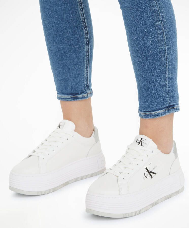 Calvin Klein Plateausneakers BOLD PLATF LOW LACE LTH ML MTL met zijlogo vrijetijdsschoen halve schoen veterschoen