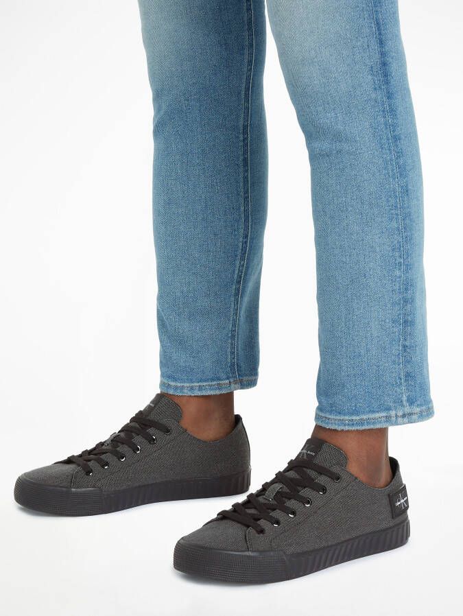 Calvin Klein Sneakers SKATER VULC LOW LACEUP CS ML DIF met label aan de hiel vrijetijdsschoen halfhoge schoen veterschoen