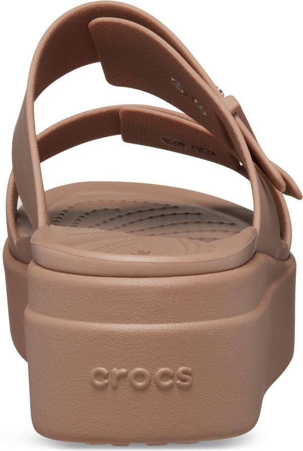 Crocs Slippers Brooklyn Low Wedge plateau zomerschoen pantoffels met gespsluiting