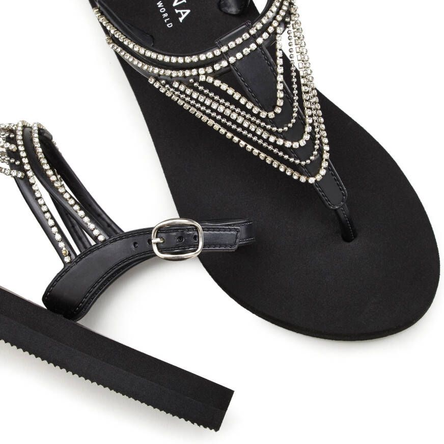 Lascana Badslippers Sandaal badschoen zomerschoen teenslipper met strass-ketting VEGAN