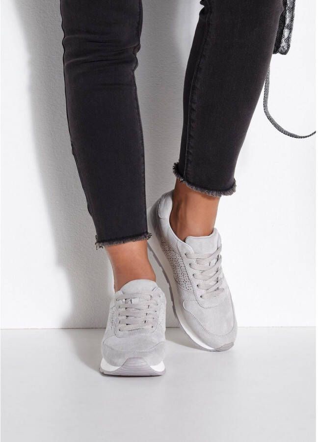 Lascana Sneakers met filigraan cut-outs veterschoen vrijetijdsschoen vegan